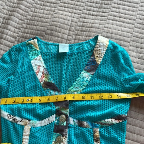 Italian buttoned meshed top - Picture 7 of 11